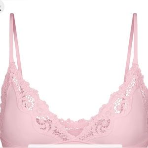 NWOT SKIMS FITS EVERYBODY BRALETTE